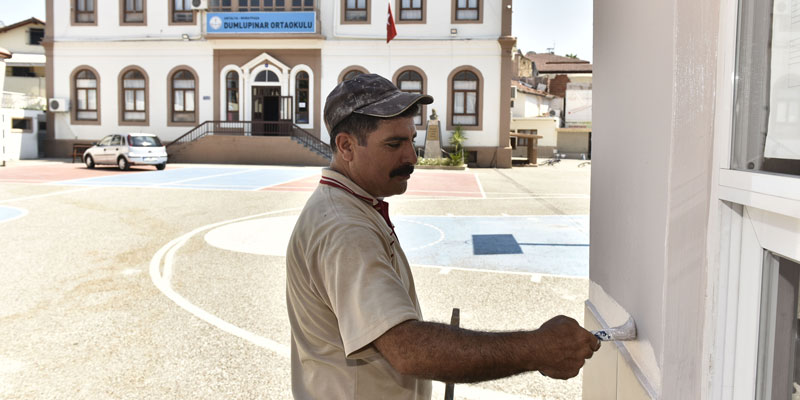 Muratpaşa'dan okullara destek