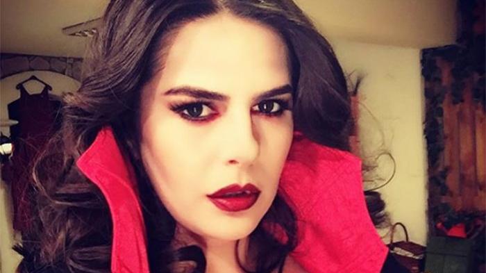 Ahlaksız teklifi ifşa etti... 'Edep ya hu'