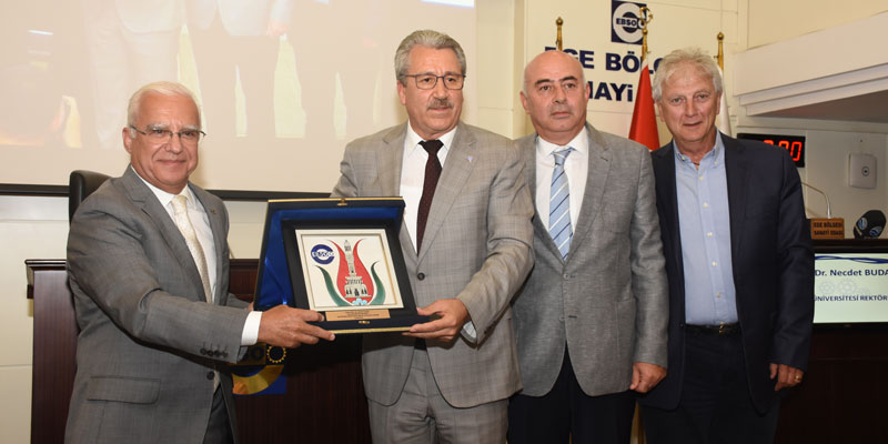 “Sanayici ve üniversite birlikte çalışmalı”