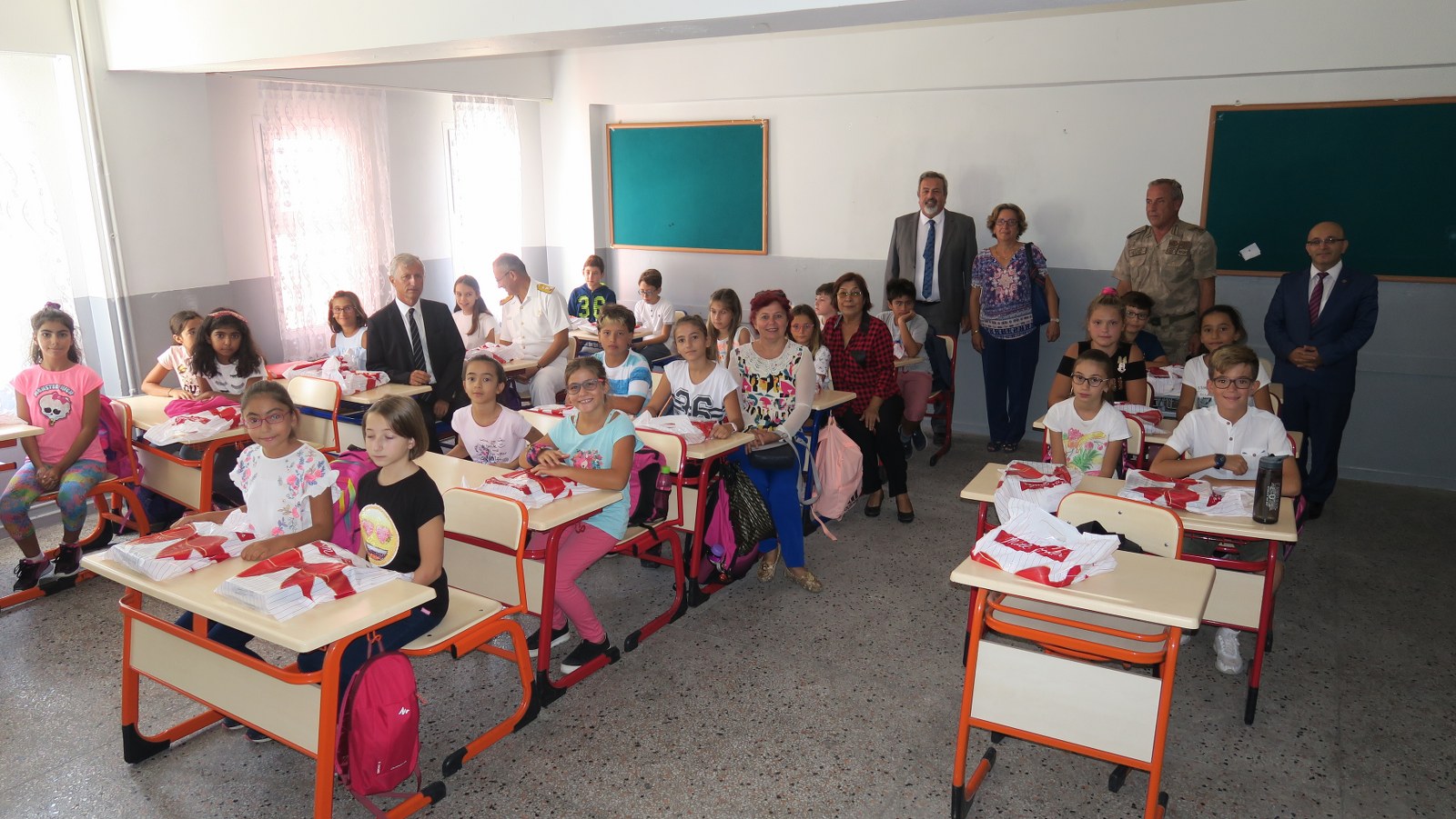 FOÇA’DA İLK DERS ZİLİ ÇALDI