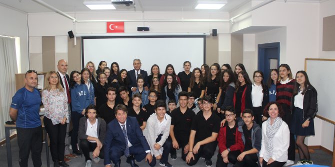 Güçlü, “Eğitimde roller değişmeli"