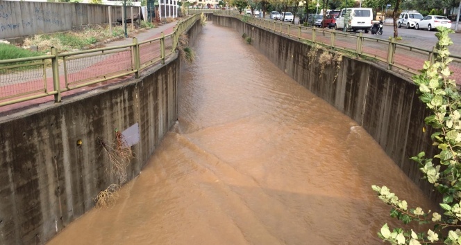 Marmaris'de metrekareye 175 kilo yağış düştü