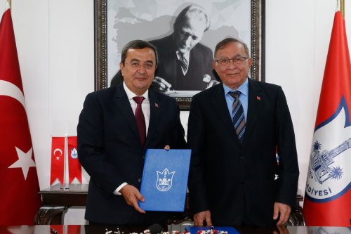 konak-belediyesi-ve-adana-seyhan-belediyesi-kardes-sehir-oldu-1.jpeg