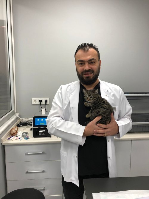 1636790625-kl-vet-zmir-dernek-ba-kan-veteriner-hekim-dr-onur-derinceg-z.jpeg