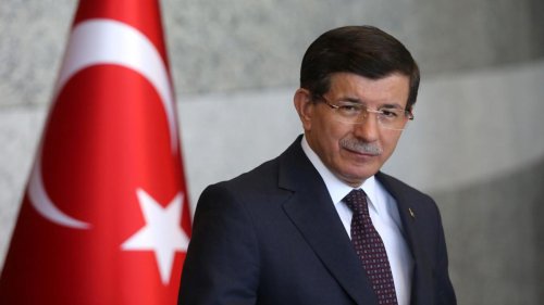 davutoglu-bayrak-1.jpg