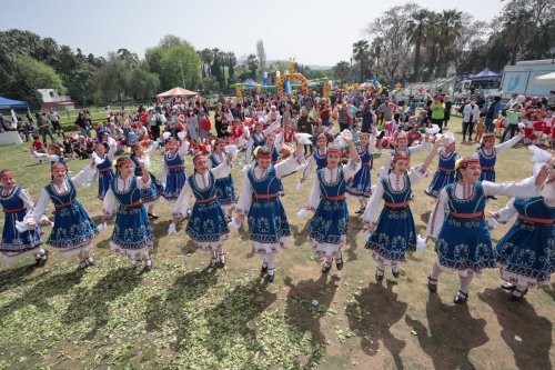 konakta-23-nisan-coskusu-bulgaristan-ve-uykrayna-halk-danslari-ekipleri2.jpeg