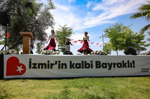 bayraklinin-ureten-kadinlari-el-emeklerini-sergiledi-7.jpg