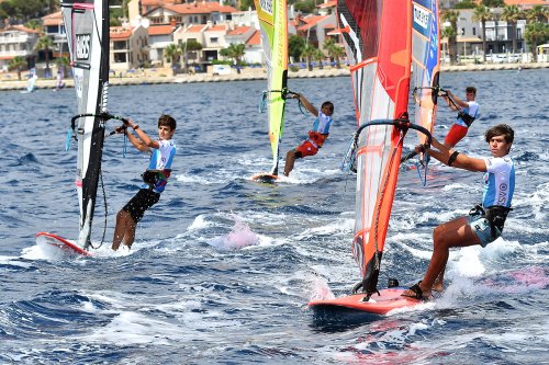 turkiye-windsurf-slalom-ligi-sampiyonasi-1-ayak-yeni-foca-12-06-16.jpg