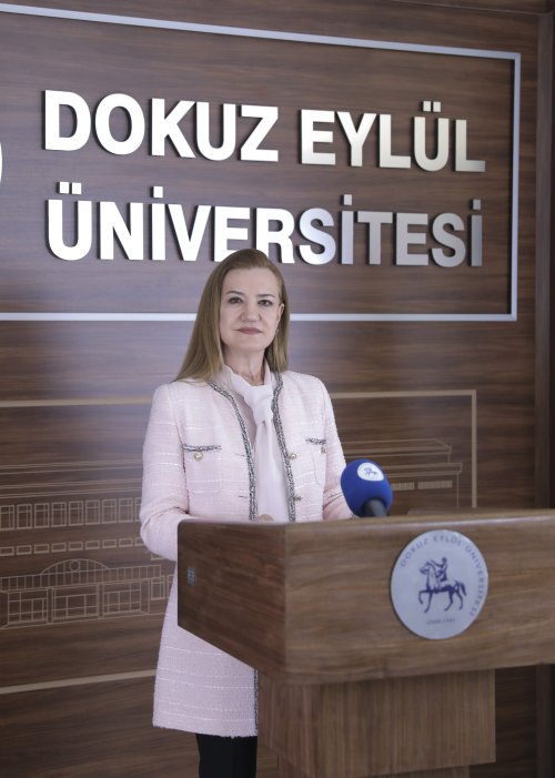 deu-rektoru-prof-dr-nukhet-hotar.jpg