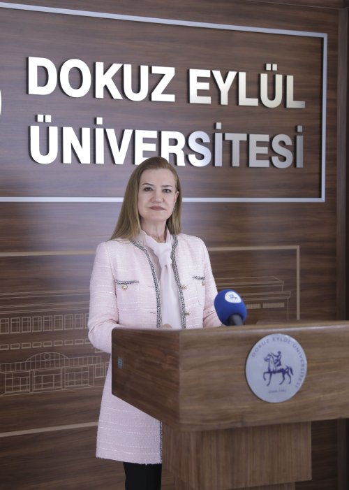 deu-rektoru-prof-dr-nukhet-hotar.jpg