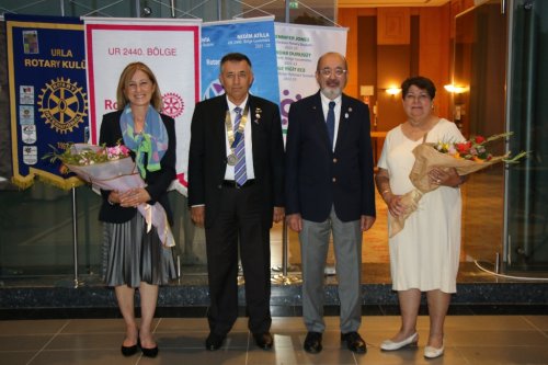 urla-rotary-devir-teslim-foto-6-ayse-aksoy-hamdi-coban-gokhan-aksoy-nilgun-coban.jpg