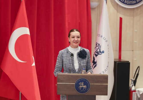deu-rektoru-prof-dr-nukhet-hotar.jpg
