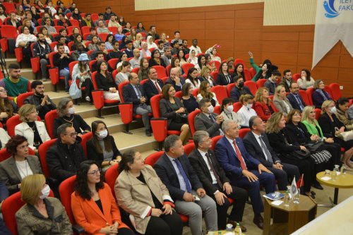azerbaycan-aydinlanmacilar-dernegi-ege-universitesini-ziyaret-etti-4.jpg