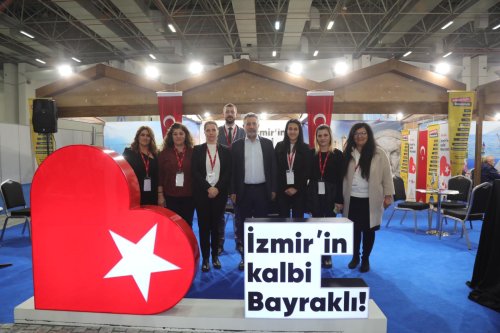 turizm-fuarinda-bayrakli-standina-buyuk-ilgi2.jpeg