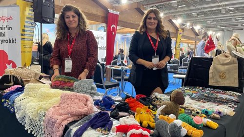turizm-fuarinda-bayrakli-standina-buyuk-ilgi4.jpeg