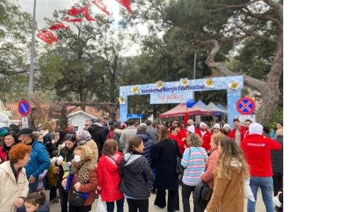 Karaburun'da üreticinin yüzü güldüren festival devam ediyor!
