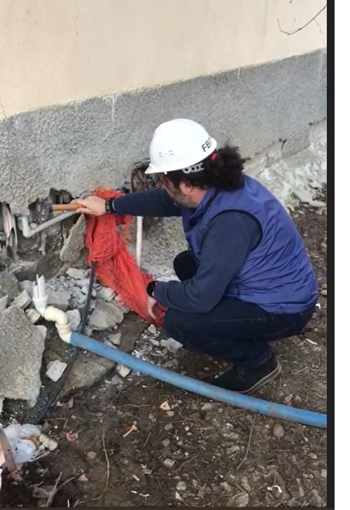 seref-alpago-deprem-bolgesine-giderek-yikilan-ve-hasar-goren-binalara-iliskin-incelemelerde-bulundu-2.jpeg