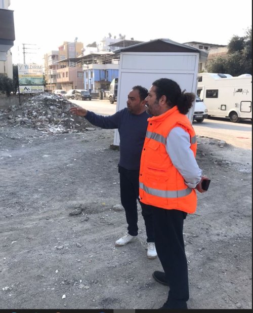 seref-alpago-deprem-bolgesine-giderek-yikilan-ve-hasar-goren-binalara-iliskin-incelemelerde-bulundu.jpeg
