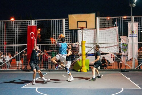 gaziemir-belediyesi-streetball-turnuvasi-6.jpg