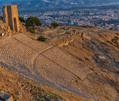 pergamon-antik-tiyatrolar-yuruyusu.jpg