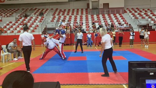 bayraklili-sporculardan-kick-boks-basarisi5.jpeg