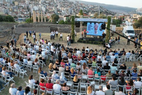 2-homeros-edebiyat-sanat-festivali-icin-geri-sayim-basladi3.jpg