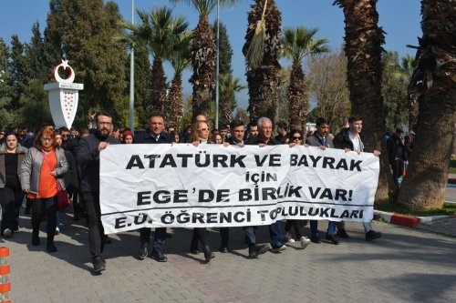 ege-firat-yilmaz-cakiroglu-ege-universitesinde-duzenlenen-programla-anildi-7.jpg