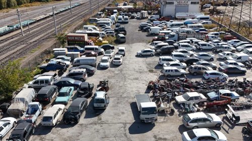 yediemin-otoparklarindaki-araclarin-satisi-hala-ilerlemiyor.webp