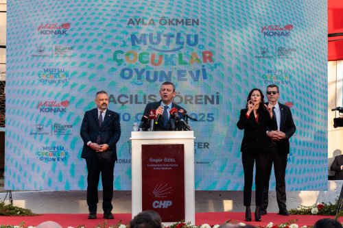 ayla-okmen-mutlu-cocuklar-oyun-evi-acilisini-chp-lideri-ozel-gerceklestirdi-7.jpeg