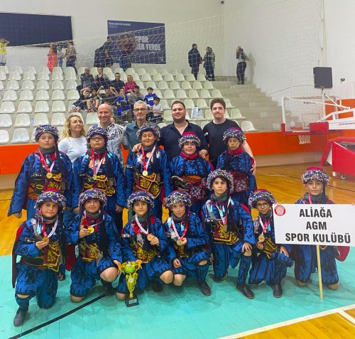 aliaganin-genc-halk-oyunlari-ekibi-izmir-birincisi-oldu.jpg