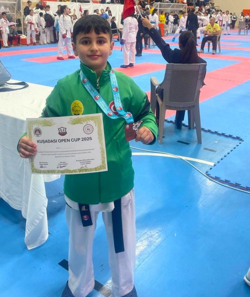 aliagali-karateciler-kusadasindan-5-madalya-ile-dondu-5.jpg