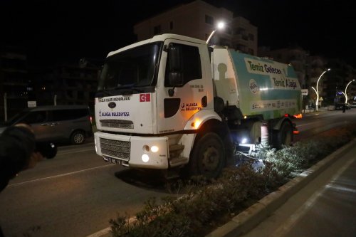 4-aliaga-belediyesinden-bayram-oncesi-temizlik.jpg