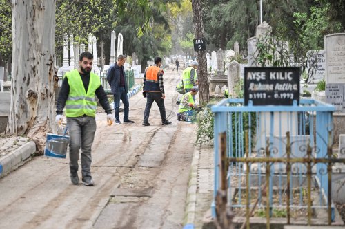 mezarliklara-temizlik-ve-bakim-3.jpg