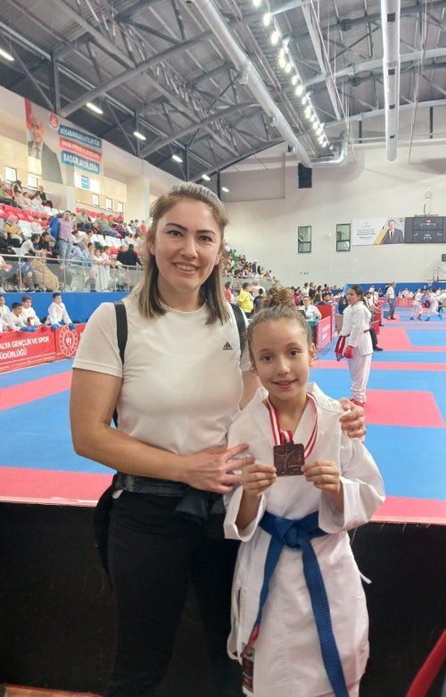 aliagali-karateciler-aspendos-cup-karate-turnavasinda-3.jpeg