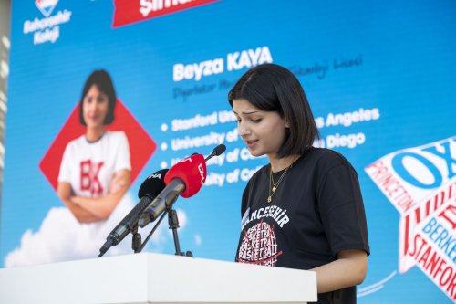 beyza-kaya.jpg