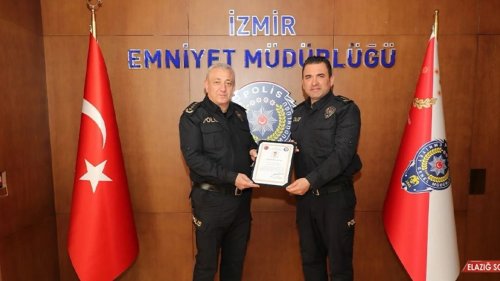 izmirde-hirsizlari-sucustu-yakalayan-emniyet-mensuplari-odullendirildi-h133553-15500.webp