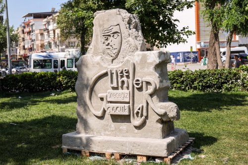 buca-edip-akbayram-anit-2.jpg