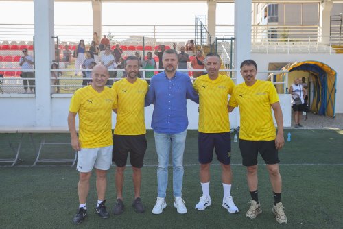 profesyonel-futbolculardan-bucali-genc-yeteneklere-futbol-dersi-2.jpg