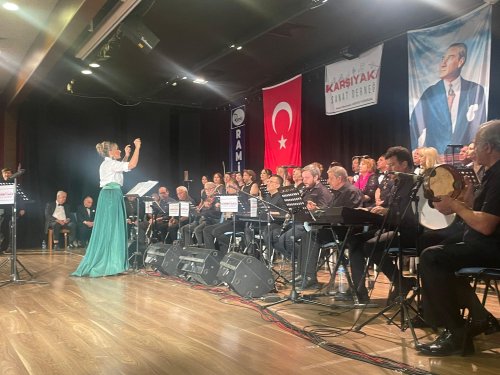 karsiyaka-sanat-dernegi-19-mayis-konseri-2-19-5-2025.jpg