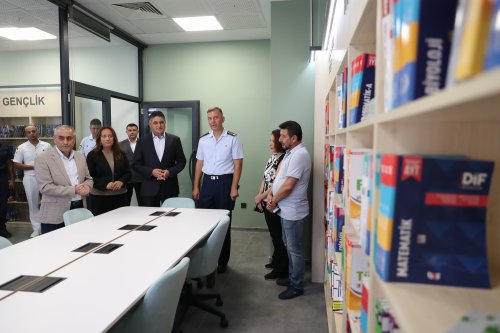 aliaga-belediyesinden-egitime-ve-kulture-buyuk-katki-aziz-sancar-kutuphanesi-hizmete-acildi-6.jpg