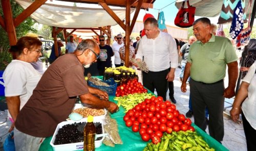 urla-da-uretici-pazari-hizmete-acildi-8044.jpg