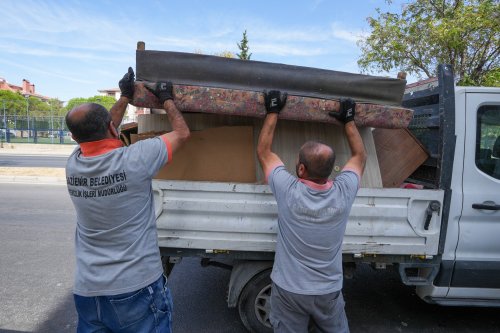 gaziemir-belediyesinden-mobilya-atiklarina-kalici-cozum-3.jpg
