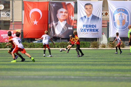 ferdi-zeyrek-efes-selcuk-futbol-musabakalari-5.jpeg