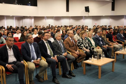 ergun-kirlikovali-yarat-yenile-yukselt-girisimciligin-yolculugu-konulu-konferansta-abddeki-50-yillik-is-tecrubesiyle-gelistirdigi-yaraticilik-felsefesini-acikladi.jpg