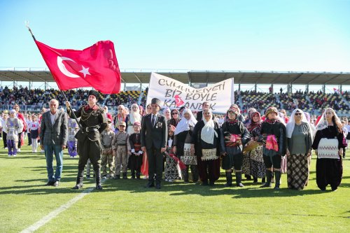 9-aliaga-ataturk-stadyumunda-cumhuriyet-coskusu.jpg