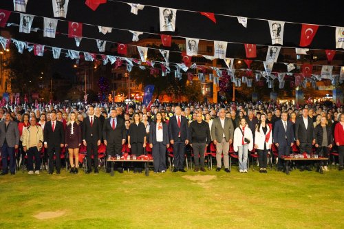 gaziemir-cumhuriyetin-102-yilinda-tek-yurek-oldu-8.jpg