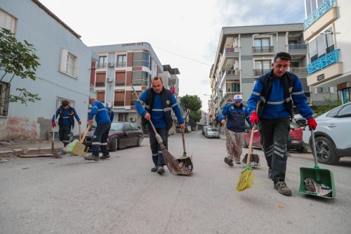 buca-sokaklar-parklar-temizlendi-4.jpg