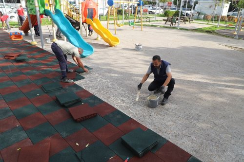 mahmut-senturk-parki-kaucuk-yenileme-calisma-4.jpg
