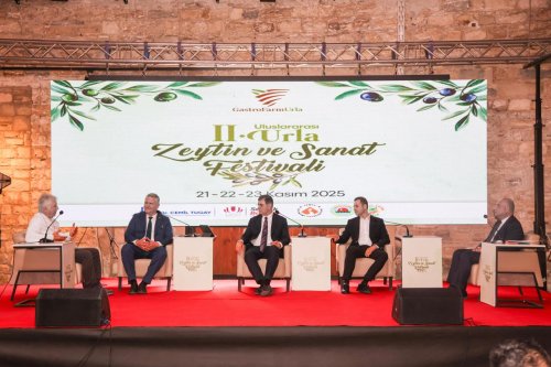 ii-uluslararasi-urla-zeytin-ve-sanat-festivali-basladi-1.jpeg