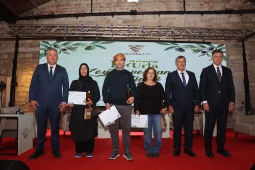 ii-uluslararasi-urla-zeytin-ve-sanat-festivali-basladi-16.jpeg